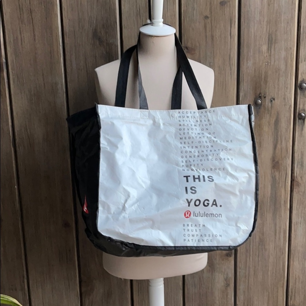 Lululemon Athletica • bag